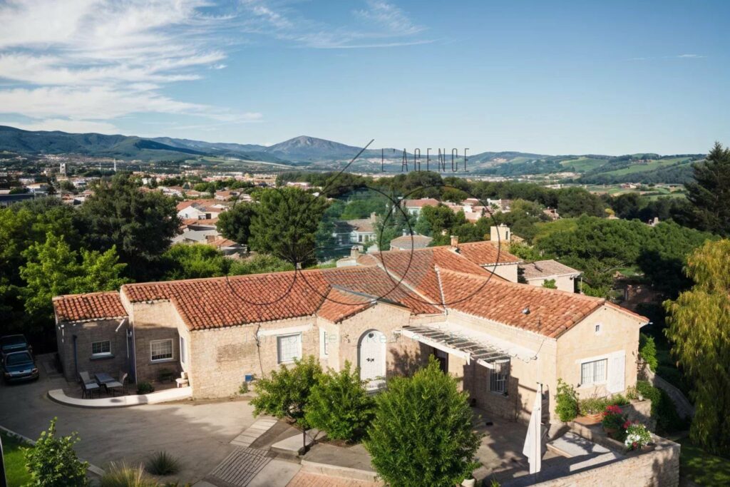 VILLA 7CH-5SDB LA ROQUETTE VILLAGE